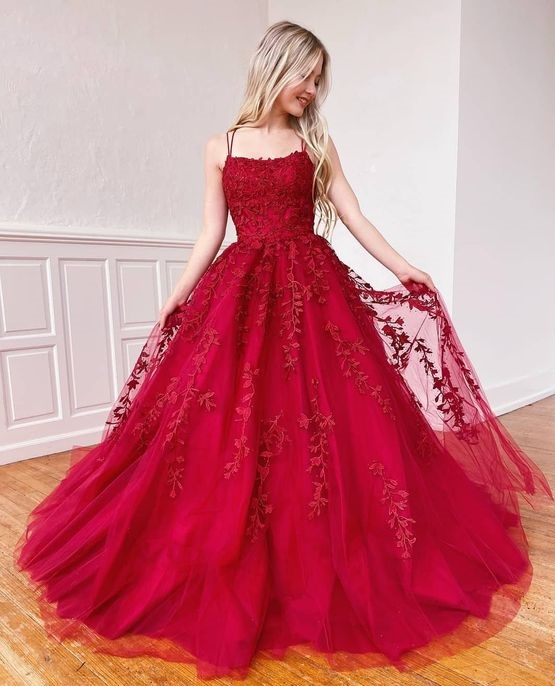 فستان سهرة احمر طويل