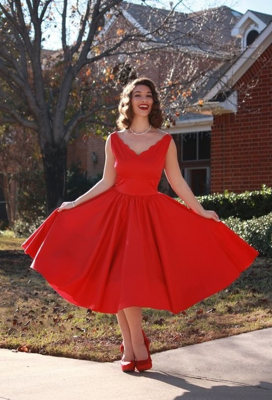 فستان احمر ستايل الخمسينات