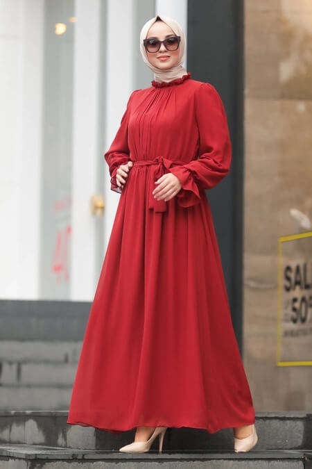 فستان أحمر شيفون بالأكمام الواسعة
