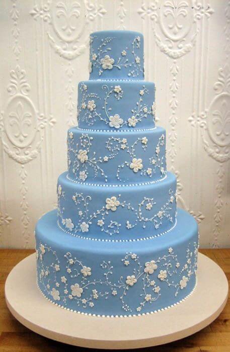 كعكة زفاف باللون الأزرق