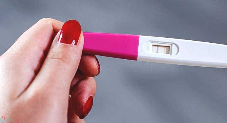 Hvad betyder det, når der kommer en lys streg på en graviditetstest timer senere?