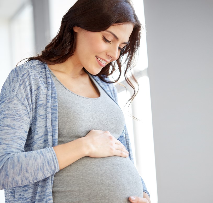 هل تشقير الحواجب يضر الحامل في كل فترة حملها