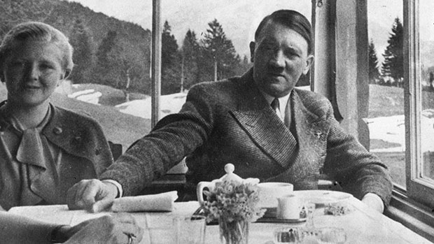 ومن الحب ما قتل.. قصة حب هتلر وايفا كانت نهايتها الإنتحار سوياً 2