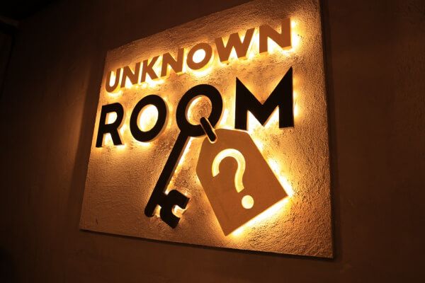 ‏Unknown room