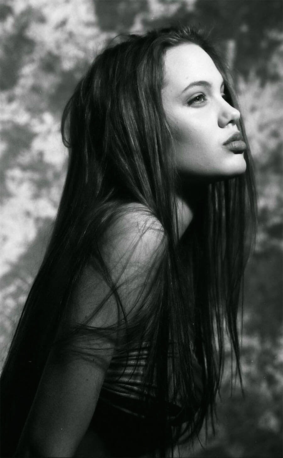  أنجلينا جولي في فترة المراهقة 