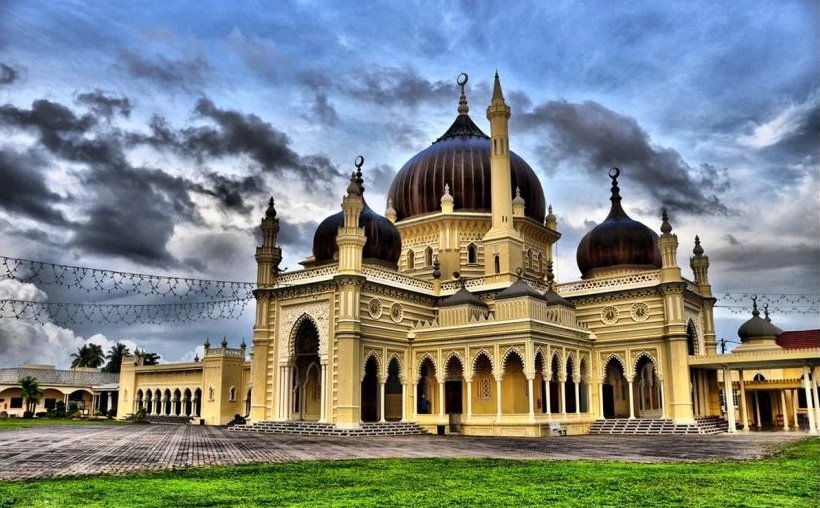 تفسير رؤية المسجد في المنام للعزباء