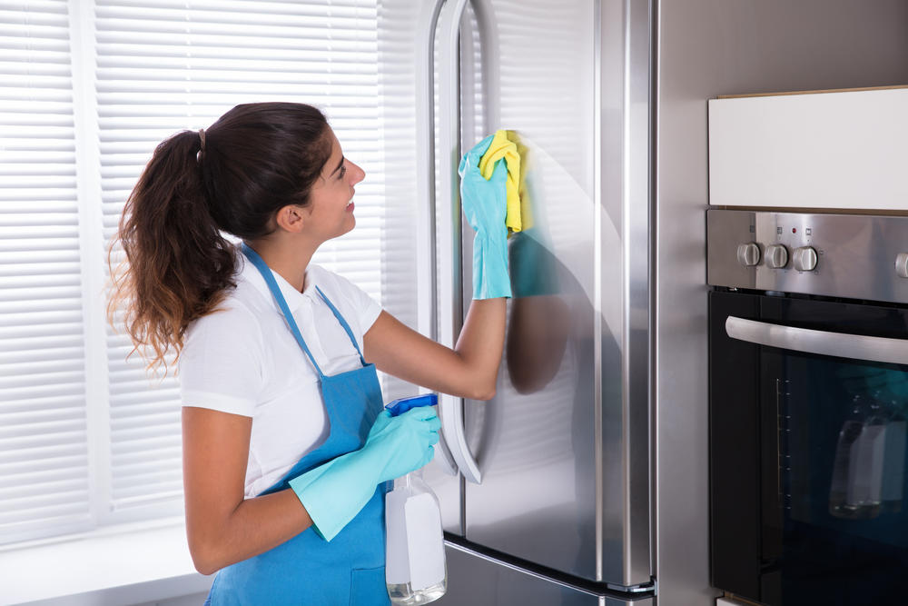 طريقة تنظيف الثلاجة بالخطوات السهلة3
