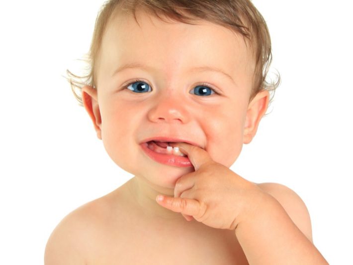 قائمة أشياء تساعد على ظهور الأسنان عند الأطفال