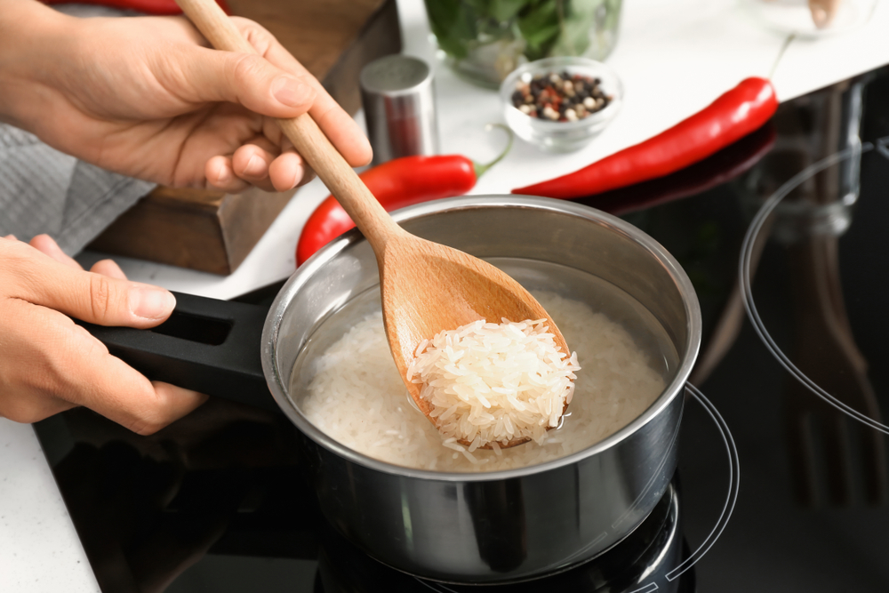 الخطوات الصحيحة لطبخ الأرز على أنواعه