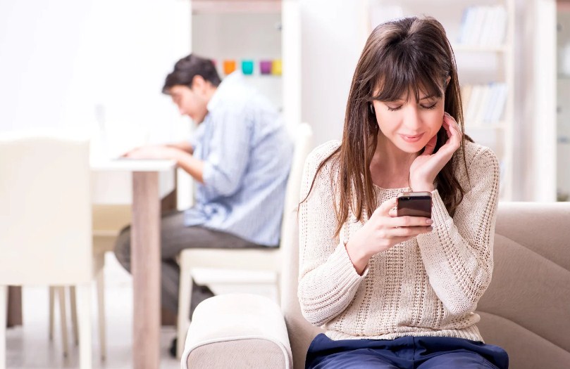 علامات_حب_المرأة_المتزوجة_برجل_غير_زوجها