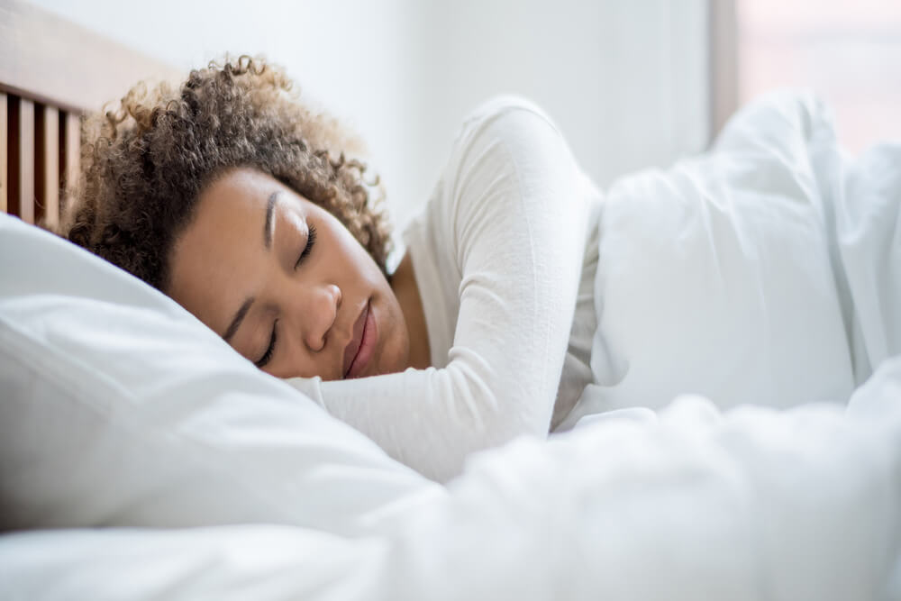 زيوت عطرية من مفضلاتنا لتحسين جودة النوم