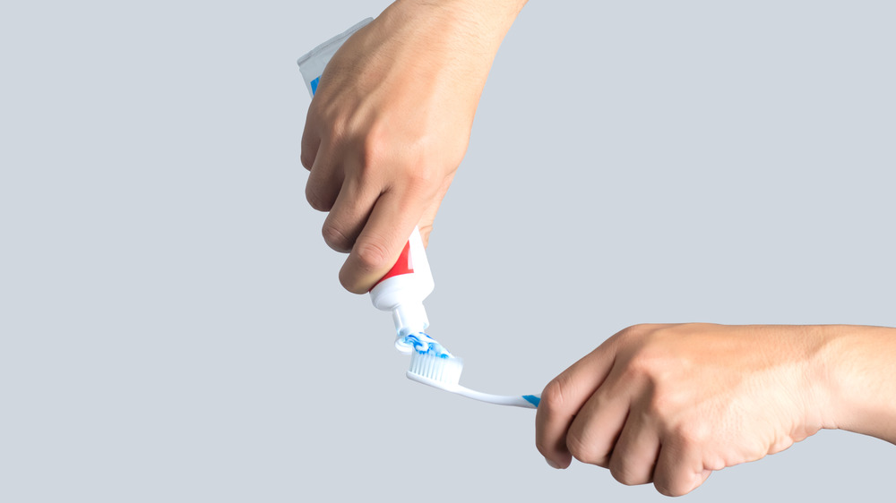 تيك توك ترند: تطبيق معجون الأسنان على الأظافر لنمو أسرع