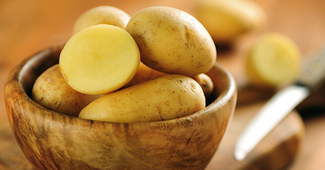 اليكِ ابرز فوائد البطاطس للبشرة
