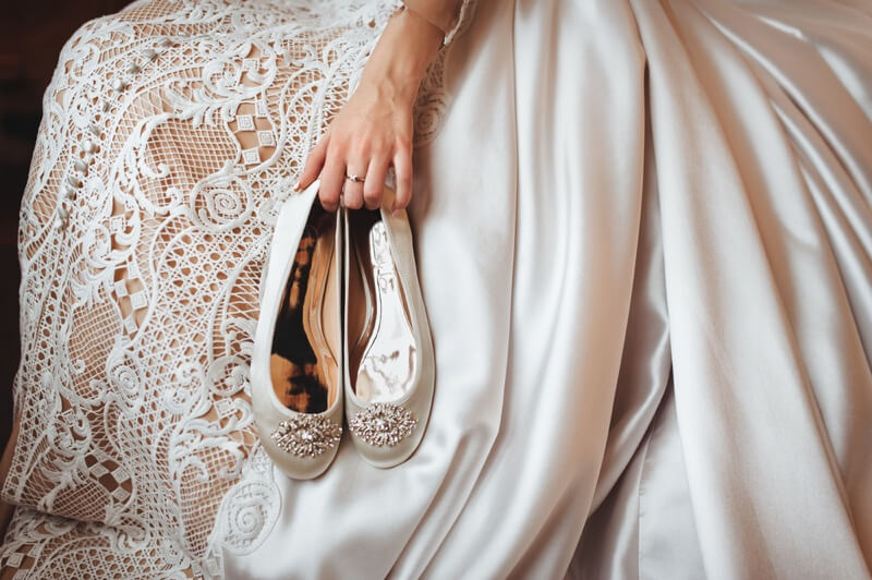 ماركات عالمية تخصّص أحذية مريحة وأنيقة ليوم زفافك