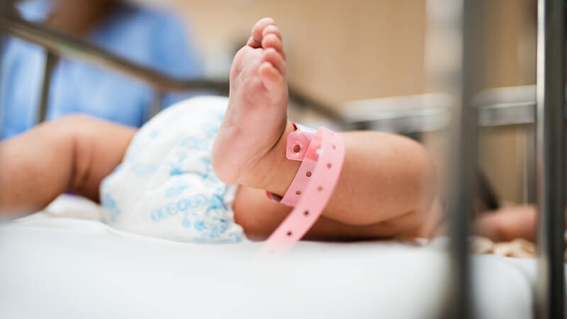 أعراض الولادة المبكرة في الشهر السابع وكيفية تأخيرها