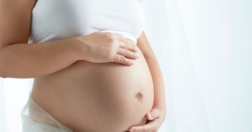 كم يكون وزن الجنين في الشهر الرابع والخامس