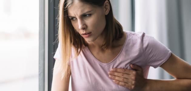 هل ألم الثدي الأيسر من علامات الحمل بولد