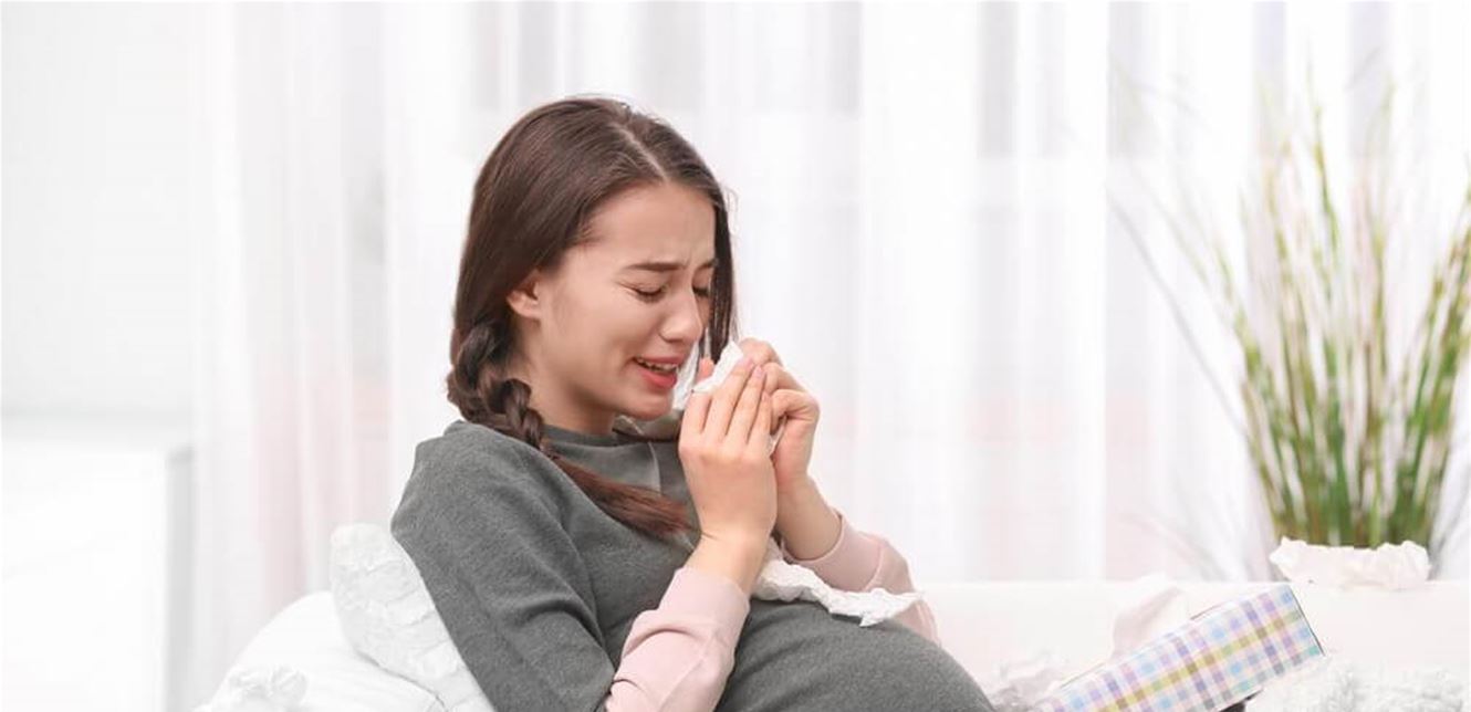 هل البكاء يؤثر على الجنين؟