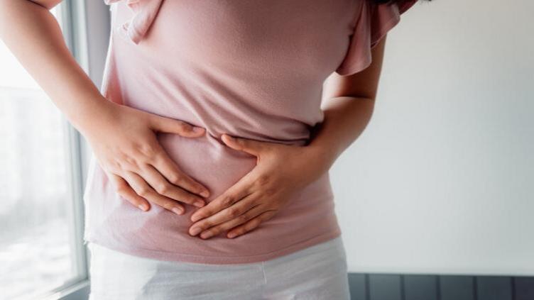 هل المغص الشديد من علامات الحمل