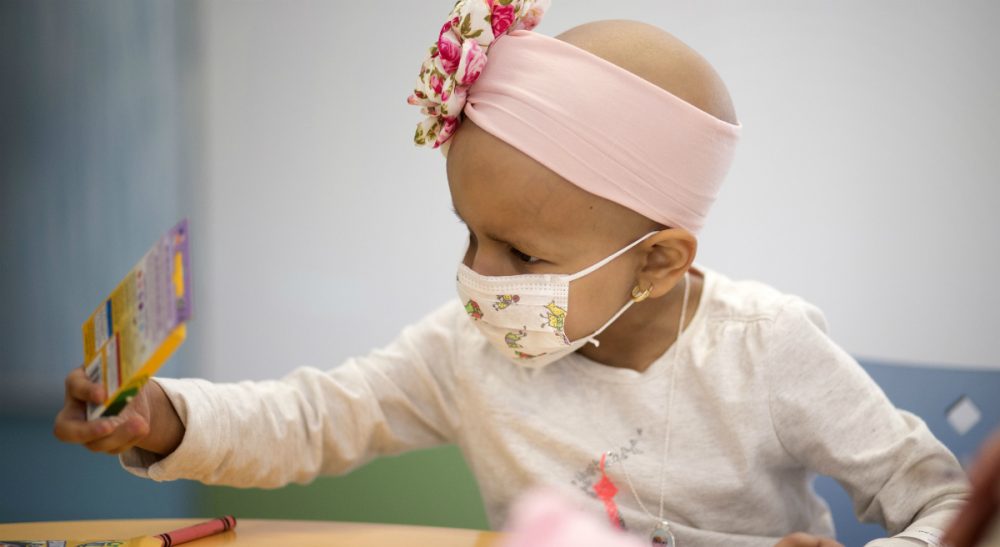 هل سرطان الدم عند الأطفال خطير؟