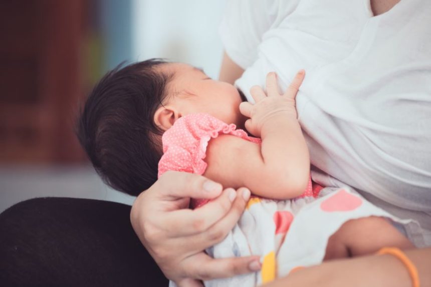 متى يكون حليب الأم غير صالح ويجب التوقف عن الرضاعة؟