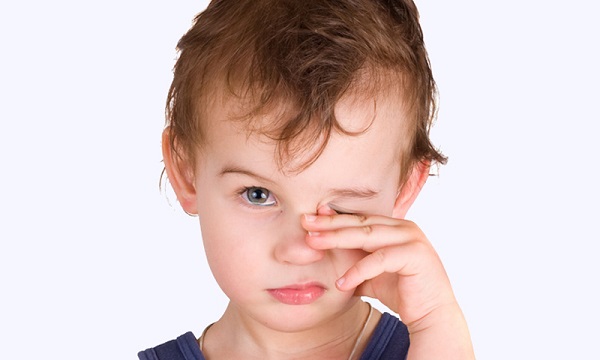 التهاب العين عند الاطفال