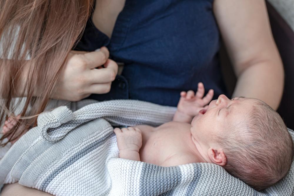 علاج امتناع الطفل عن الرضاعة الطبيعية 