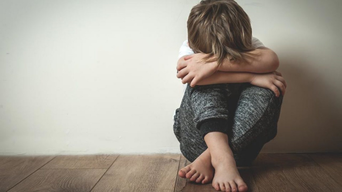 مؤشرات تنذرك بأن طفلك مصاب بالإكتئاب