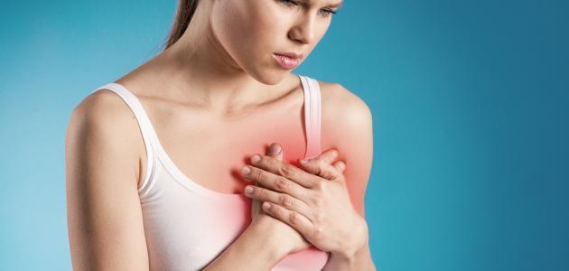هل القولون العصبي يسبب ألم في الثدي الأيسر