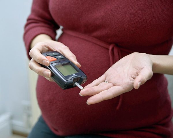 أضرار سكر الحمل على الجنين في الشهر الثامن