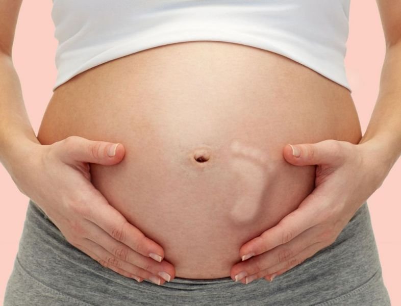 ما هي أعراض الحمل الشهر الثامن؟