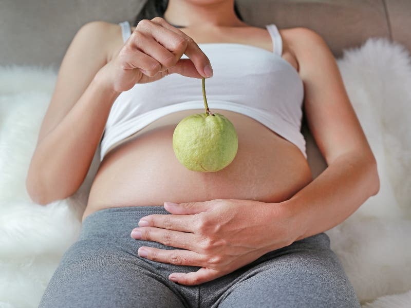 فوائد الجوافة للحامل وجنينها