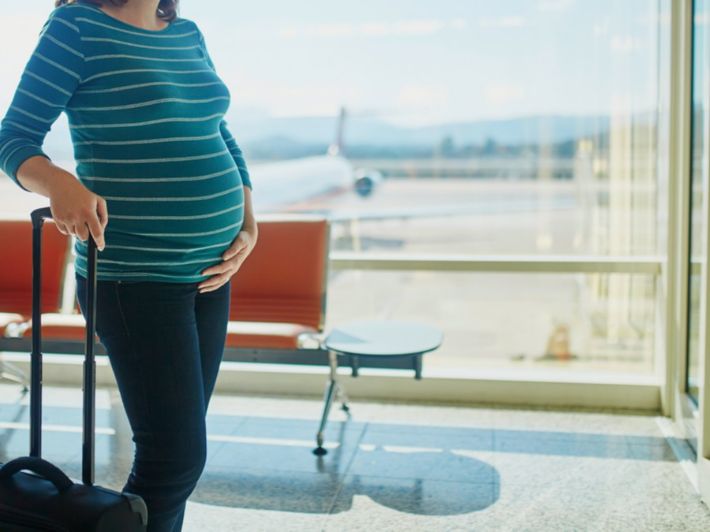 هل السفر للحامل في الشهر الرابع آمن؟