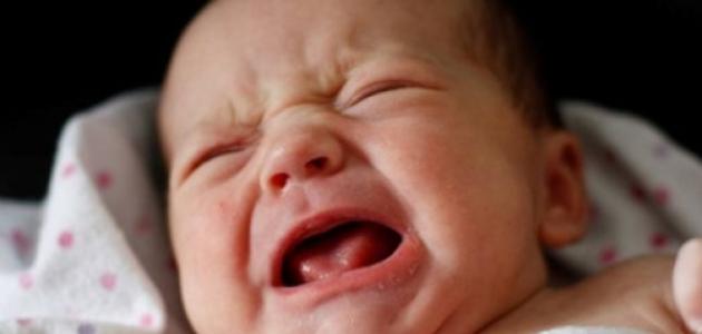ما هي أسباب التشنجات عند الأطفال أثناء النوم؟