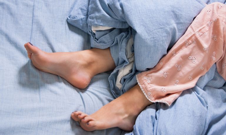 أسباب التشنجات أثناء النوم