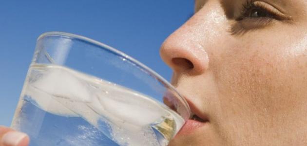 ما هي اضرار شرب الماء البارد؟
