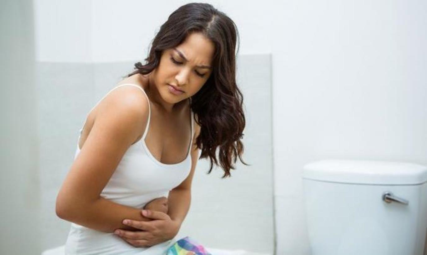 هل البواسير تسبب ألم في البطن والظهر؟