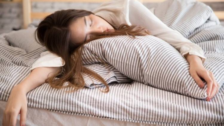 ما هي اضرار كثرة النوم على صحتك؟