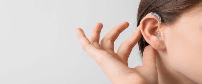 هل يوجد علاج لضعف السمع غير السماعات؟ 