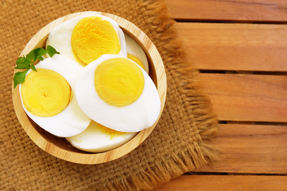 كم عدد السعرات الحرارية التي يحتويها البيض؟