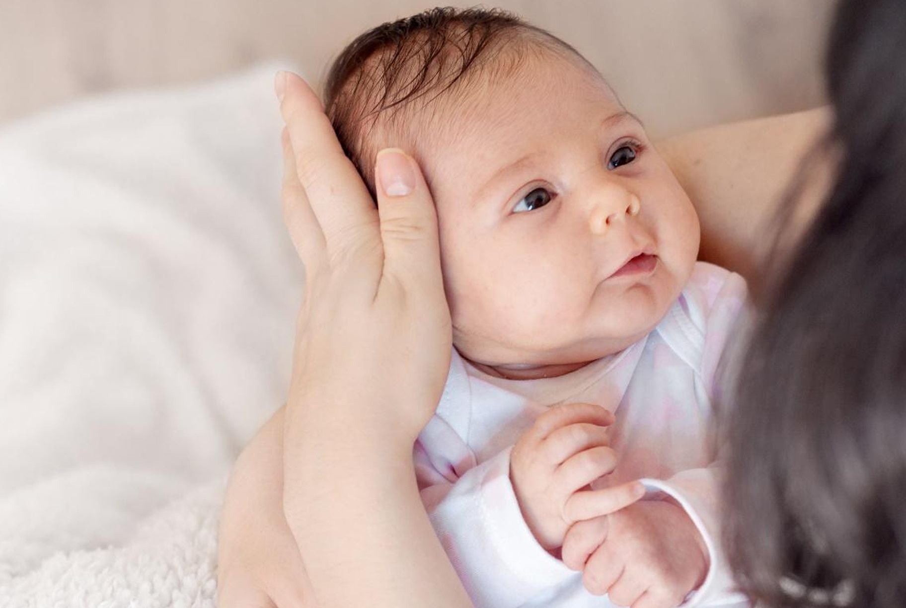 شهقة الرضيع أثناء النوم: أسبابها وعلاجها