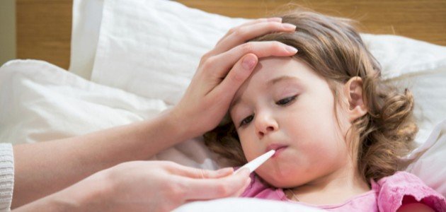 هل فطريات الفم تسبب حرارة عند الأطفال 