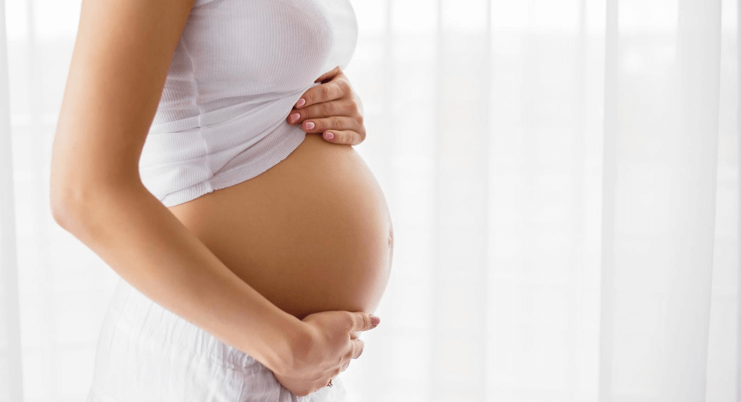 أعراض الشهر السادس من الحمل الطبيعية والتحذيرية