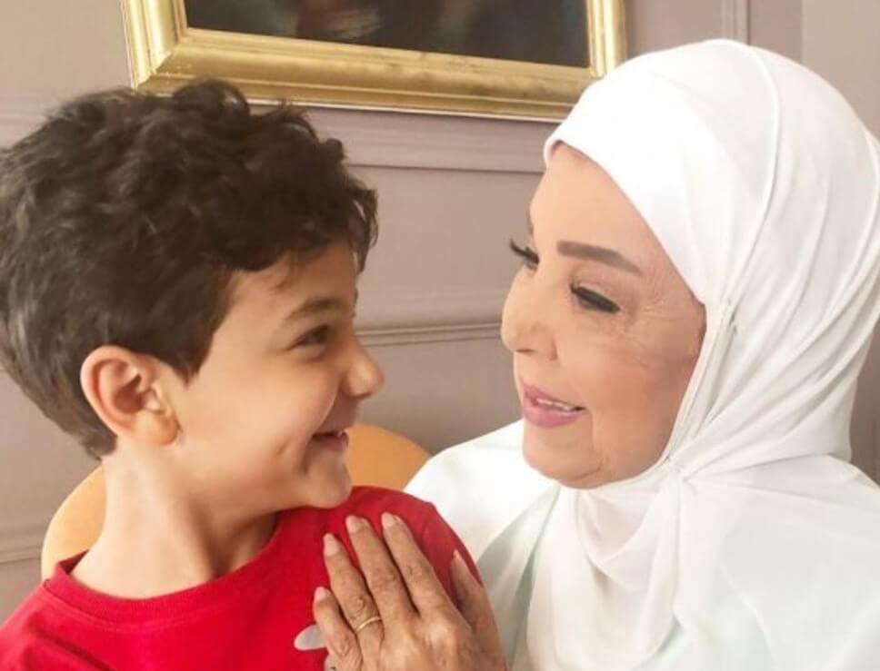 بالفيديو: طفل مسلسل لعبة النسيان يبكي بحرقة لرحيل الفنانة رجاء الجداوي