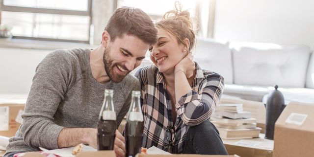 أشياء إذا فعلها الرجل تأكدي أنه يحبك جدا و لن يتركك أبدا