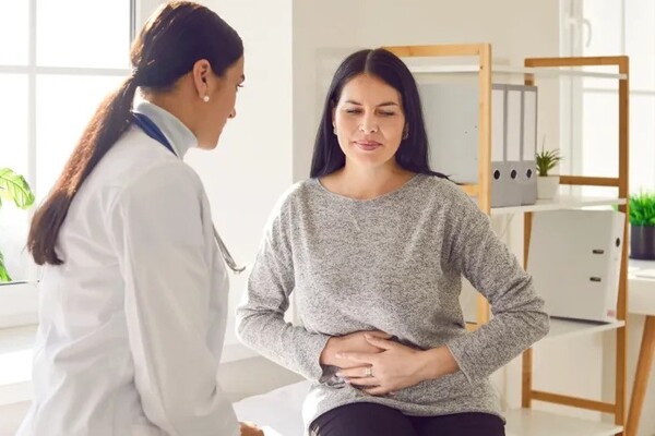 هل يكبر البطن في الحمل خارج الرحم؟