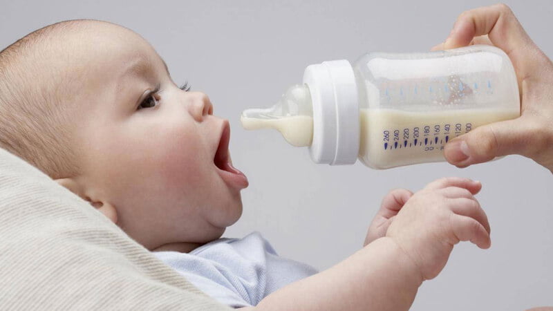 كيف اعرف ان الحليب ماناسب طفلي؟