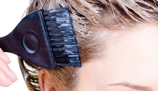 أضرار صبغة الشعر على الدماغ والصحة الجسدية